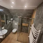 Male Alpy & - Z Calorocznym Basenem I Jacuzzi Alojamento de Acomodação e Pequeno-almoço 3*