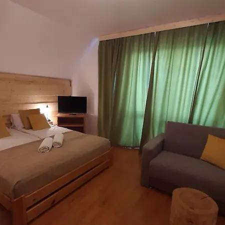 فندق مبيت وإفطار Male Alpy & - Z Basenem Krynica-zdroj