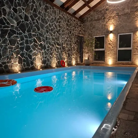 فندق مبيت وإفطار Male Alpy & - Z Basenem Krynica-zdroj