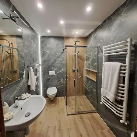Male Alpy & Spa Z Basenem - Gorski Slow Resort Dla Rodzin I Par - Relaxation For Parents, Fun For Kids Bed & Breakfast 3*