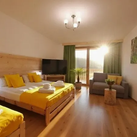 Bed & Breakfast Male Alpy & Spa Z Basenem - Gorski Slow Resort Dla Rodzin I Par - Relaxation For Parents, Fun For Kids