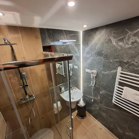 Male Alpy & Spa Z Basenem - Gorski Slow Resort Dla Rodzin I Par - Relaxation For Parents, Fun For Kids Bed & Breakfast