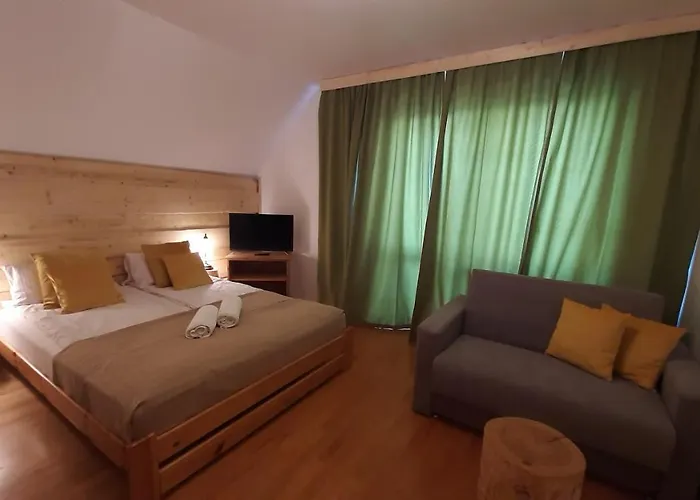 Bed & Breakfast Male Alpy & Spa - Willa Z Basenem Krynica-Zdroj