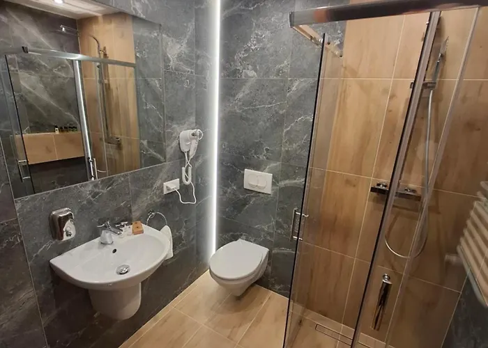 Male Alpy & Spa - Willa Z Basenem Krynica-Zdroj Bed & Breakfast