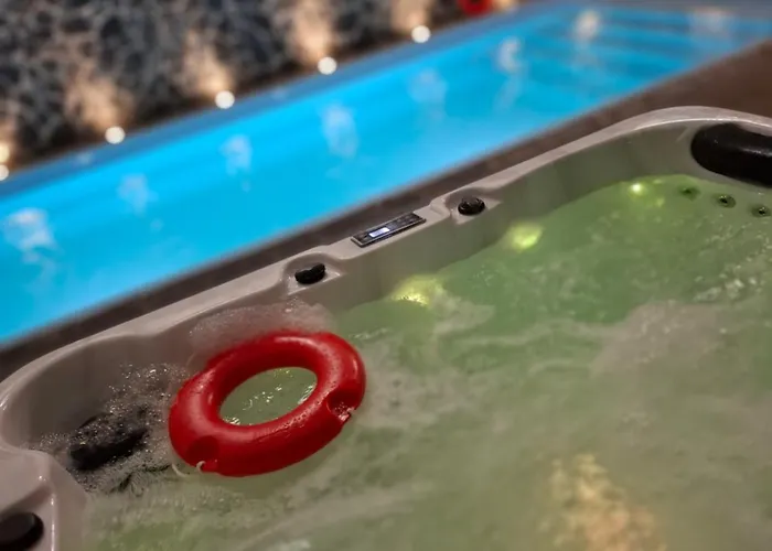 Bed & Breakfast Male Alpy & Spa - Willa Z Basenem Krynica-Zdroj