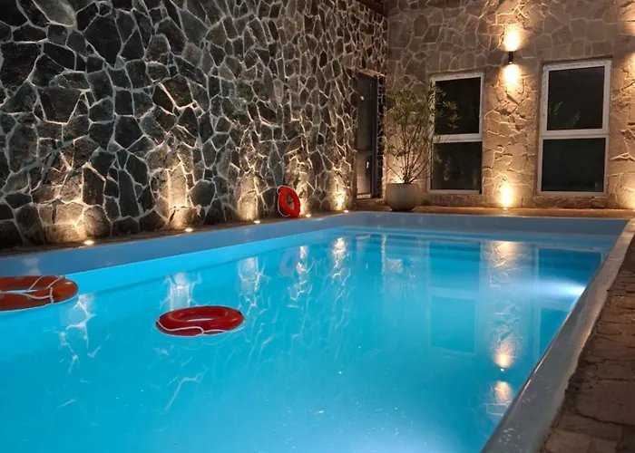Bed & Breakfast Male Alpy & Spa - Willa Z Basenem Krynica-Zdroj