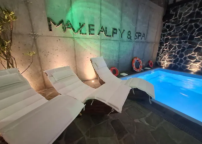 Bed & Breakfast Male Alpy & Spa - Willa Z Basenem Krynica-Zdroj